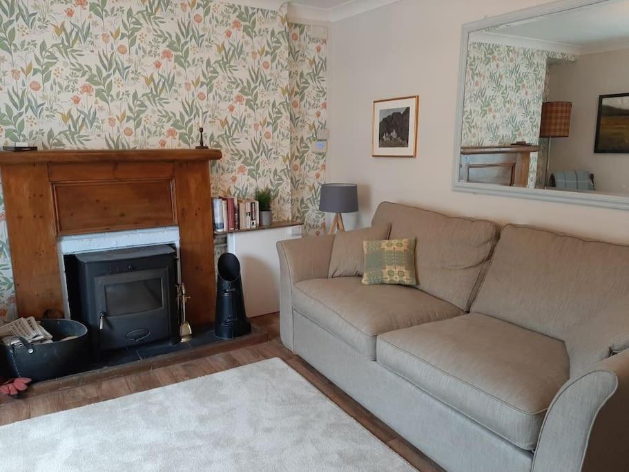 Selah Teifi Spectacular River View With Games Holiday home Llandysul