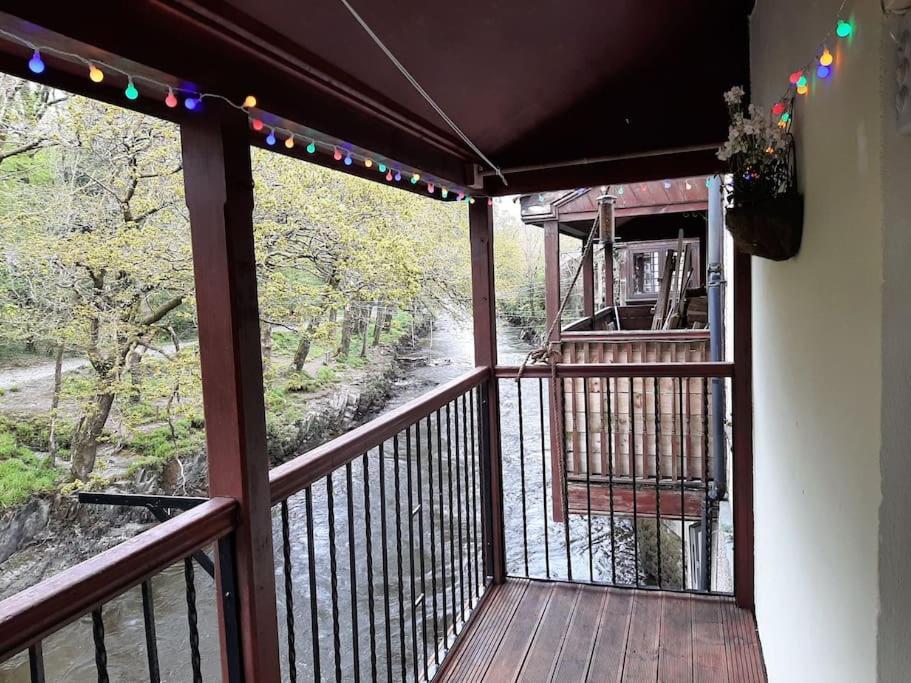 Selah Teifi Spectacular River View With Games Holiday home Llandysul