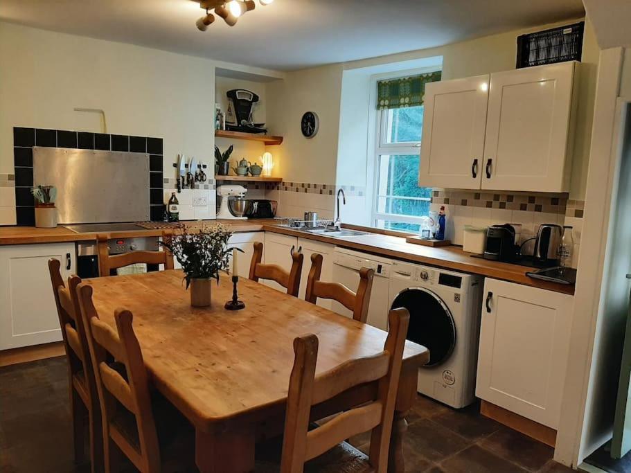 Selah Teifi Spectacular River View With Games *