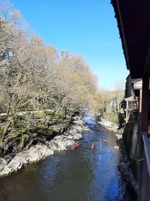 Selah Teifi Spectacular River View With Games